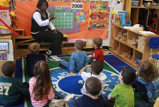 Нью-Мексико став першим штатом США, який забезпечує безплатний догляд за дітьми до 13 років