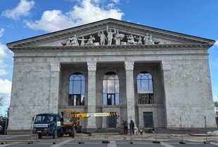 Театр на кістках: росіяни готують до відкриття Маріупольський драмтеатру