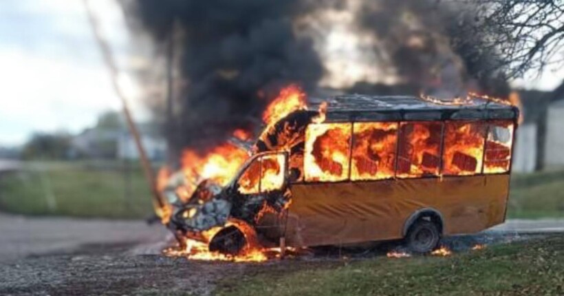 Російські дрони атакували цивільний транспорт на Сумщині: поранено 29-річного чоловіка