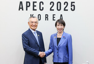 Китай обрушив шквал критики на нову прем'єрку Японії