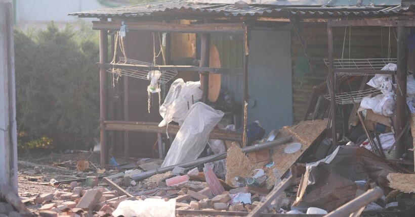 Нічний обстріл Запоріжжя з РСЗВ: пошкоджено 65 будинків, троє поранених