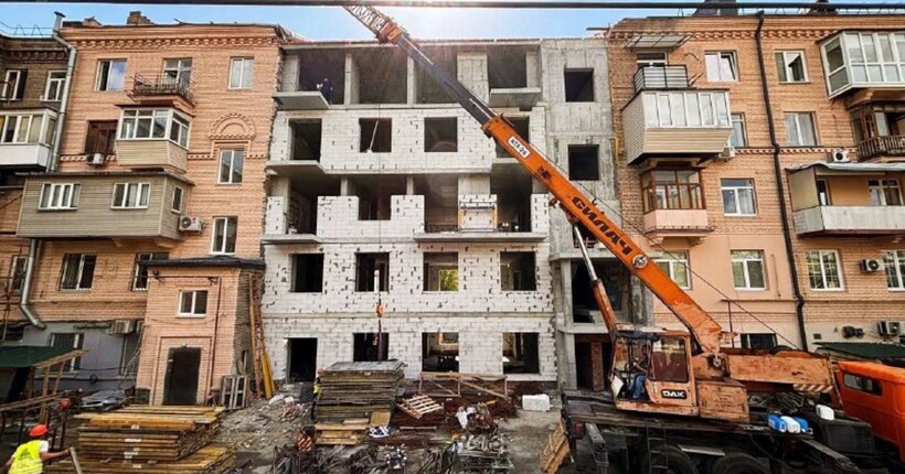 У Запоріжжя через атаки понівечено понад 1200 багатоповерхівок: в ОВА розповіли про процес відновлення