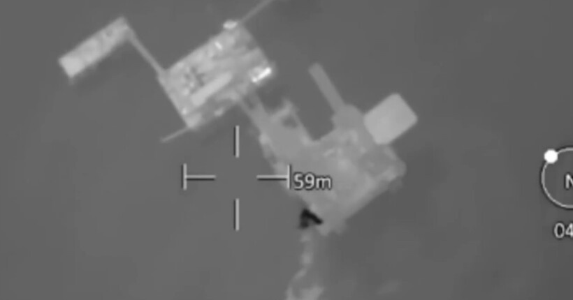 ВМС ЗСУ уразили російський спецпідрозділ на буровій установці в Чорному морі (відео)