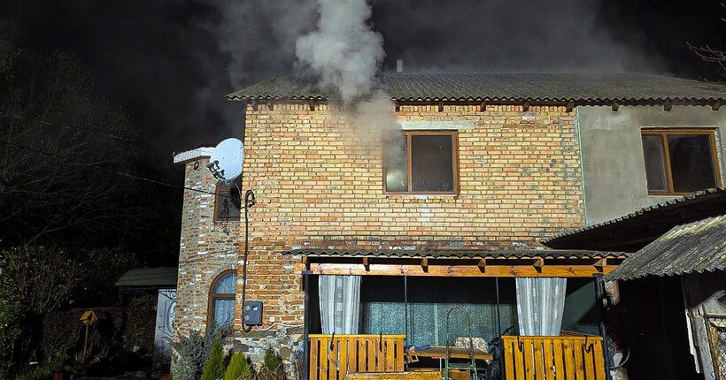 На Черкащині через забуту праску ледь не згорів житловий будинок