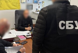 Затримано корупційну схему на Київській митниці: посадовці вимагали гроші за розмитнення автомобілів