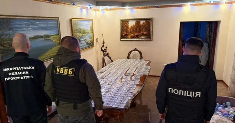 Квадрокоптер, трекери і автопарк: ДПСУ викрила групу людей, які незаконно переправляли чоловіків через Тису