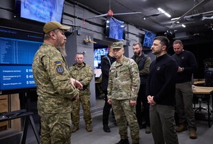 В Офісі президента повідомили про зустріч Зеленського з командуванням Сил безпілотних систем