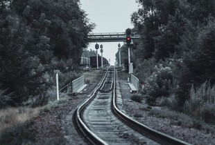 На Дніпропетровщині та Чернігівщині обмежено рух поїздів після російської атаки