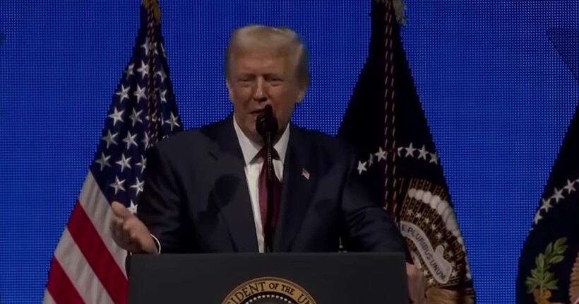 Путін попросив Трампа врегулювати війну в Україні - заява президента США