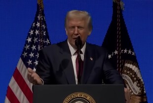 Путін попросив Трампа врегулювати війну в Україні - заява президента США