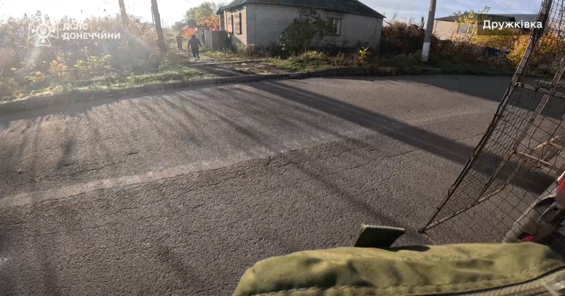 Рятувальники евакуювали трьох мешканців із прифронтової Дружківки (відео)