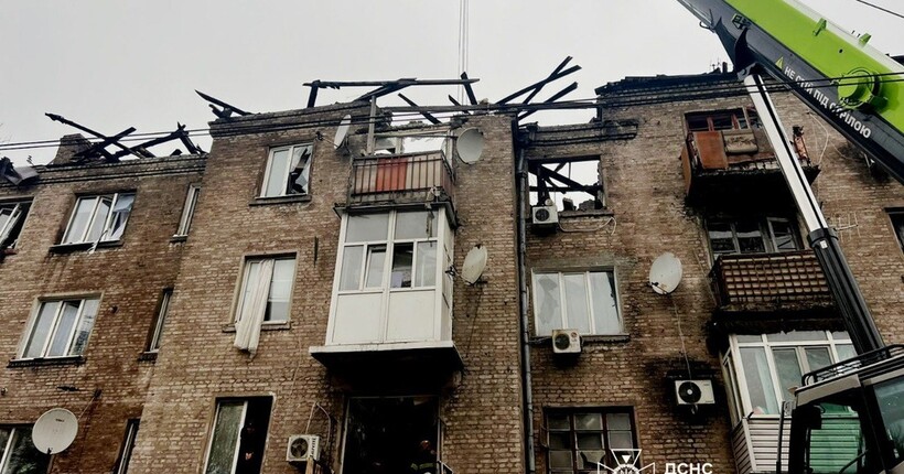 Аварійно-рятувальні роботи на місці удару у Кам'янці завершені: у ДСНС розповіли про наслідки (фото)