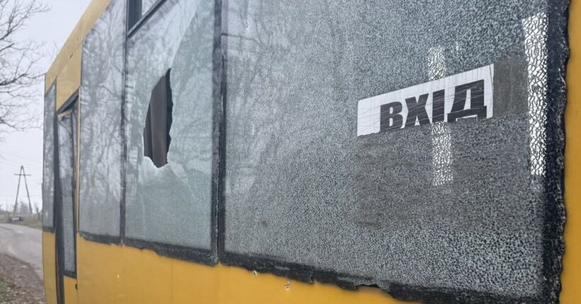 Росіяни у Краматорську вдарили дроном по пасажирському автобусу: є поранені