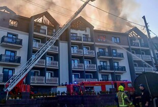 На Івано-Франківщині горить готель у Поляниці: евакуйовано 70 людей