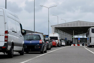 На кордоні у черзі стоять сотні автівок через збій в системі митниці – Демченко