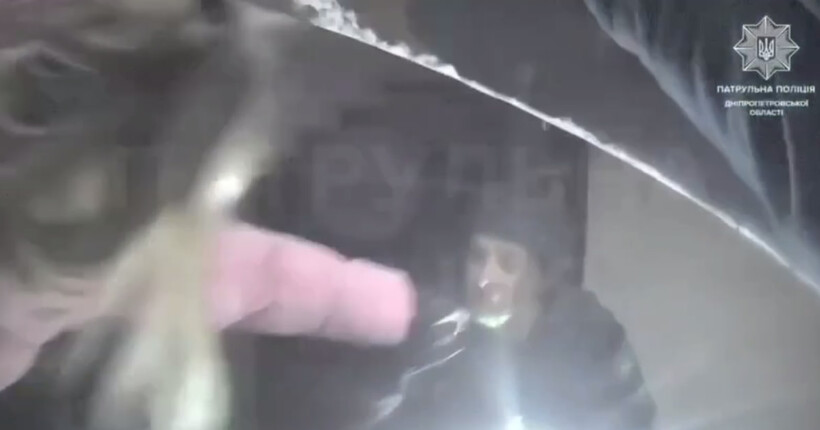 У поліції показали перші хвилин після ракетного удару по Дніпру (відео)