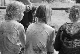 В окупованому Мелітополі школярів навчають збирати дрони для армії рф