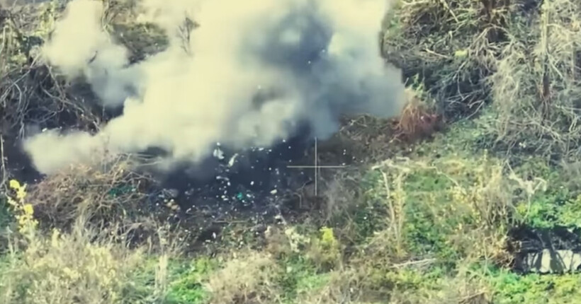 Прикордонники уразили техніку та склад боєприпасів окупантів на Північно-Слобожанському напрямку (відео)