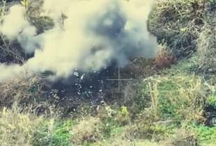 Прикордонники уразили техніку та склад боєприпасів окупантів на Північно-Слобожанському напрямку (відео)