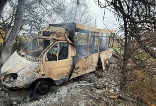 На Донеччині дрон російських окупантів влучив у маршрутку: поранено трьох цивільних