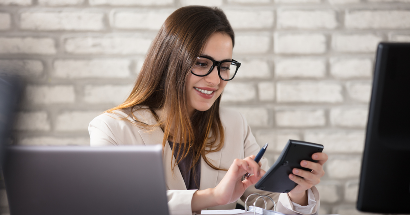 Міжнародний день бухгалтера 2025: найкращі листівки та привітання з професійним святом