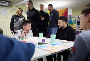 Зеленський відвідав дитячий простір у Херсоні (фото)