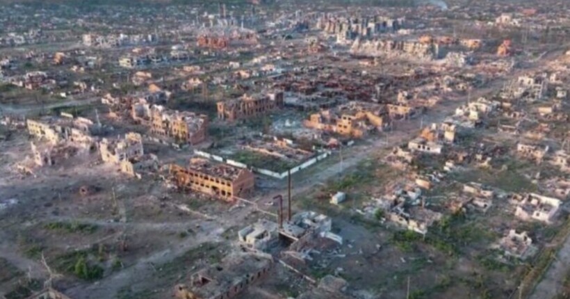 Ситуація у Вовчанську: росіяни тиснуть з півночі та обходять з заходу