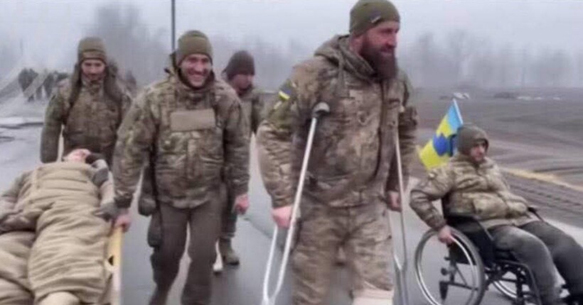 Росіяни поширюють ШІ-фейки про Покровськ і нібито полон українських морпіхів – ЦПД