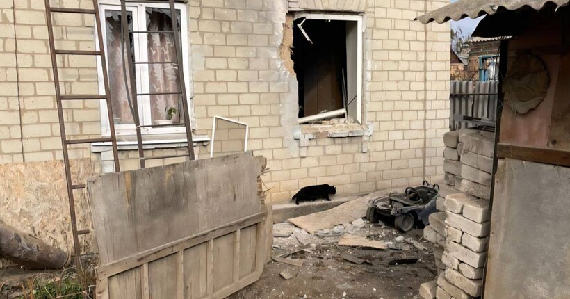 На Дніпропетровщині через обстріли росіян пошкоджено ЛЕП, ліцей та АЗС