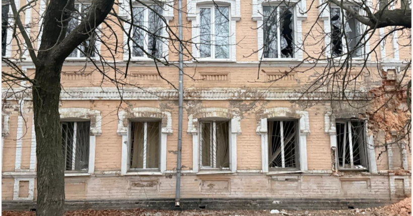 Бібліотека та школа пошкоджені внаслідок обстрілів Нікопольщини