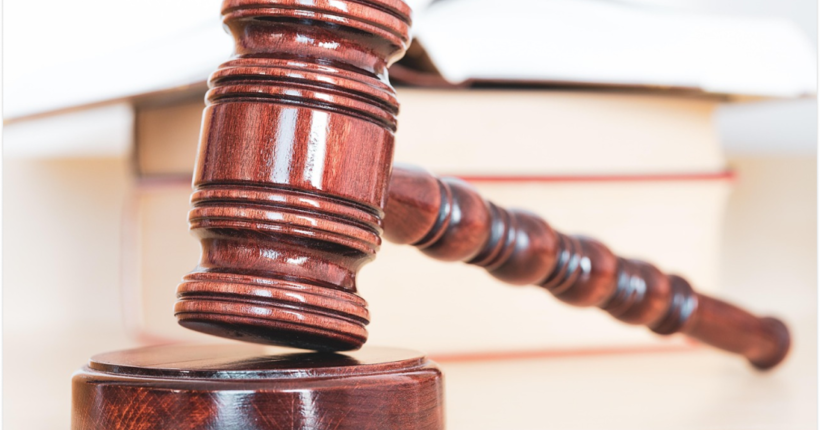 Діамантову брошку Наполеона продали на аукціоні за 4,4 мільйона доларів