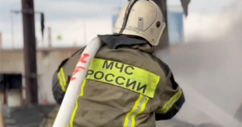 В рф спалахнула пожежа на нафтозаводі у Нижньокамську