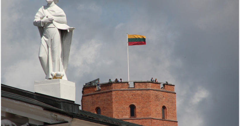 Литва взяла під контроль повітряні кулі-контрабандисти з Білорусі