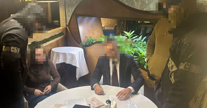 СБУ та Нацполіція викрили лідера політичної партії на хабарі у $160 000 за місце у 
