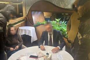 СБУ та Нацполіція викрили лідера політичної партії на хабарі у $160 000 за місце у 
