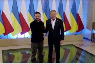 Туск заявив, що попереджав Зеленського про російський наратив щодо корупції в Україні