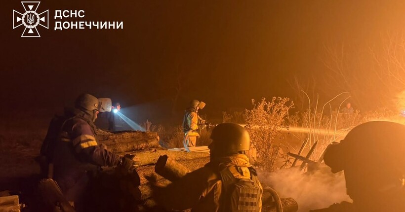 У ДСНС показали кадри трьох пожеж на Донеччині: причини займань різні (фото)