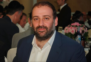 Тімур Міндіч покинув Україну на віп-таксі за €1300: журналісти дізнались деталі поїздки