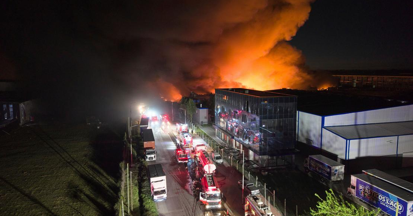 Потужні вибухи та масштабна пожежа під Буенос-Айресом: щонайменше 15 постраждалих