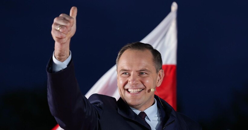 Президент Навроцький востаннє підписав закон про допомогу українцям у Польщі