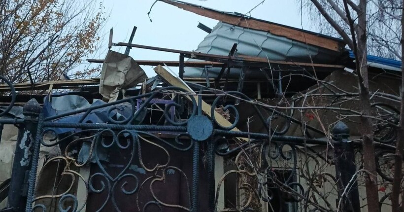 Росіяни КАБами, дронами та артилерією били по Дніпропетровщині: є постраждалі, пошкоджено АЗС (фото)