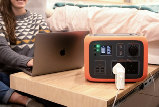 Топ-3 бюджетні зарядні станції для світла та інтернету під час блекаутів