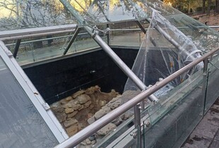 В Одесі вандали розтрощили піраміду-музей на Приморському бульварі (фото)