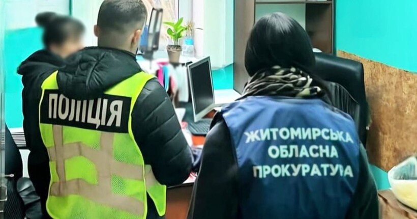 На Житомирщині директорка підприємства привласнила 2,6 млн грн на будівництві амбулаторії і укриття