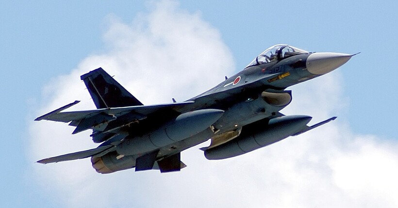 Японія підняла винищувачі через виявлений літальний апарат Китаю