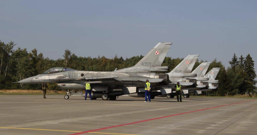 Польща заявила про готовність тренувати українських пілотів на винищувачах F-16