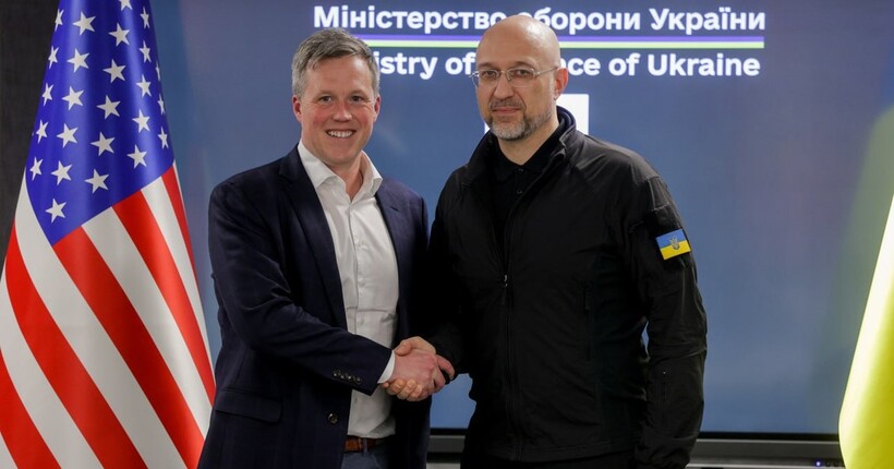 Шмигаль зустрівся з міністром Сухопутних військ США: про що поговорили