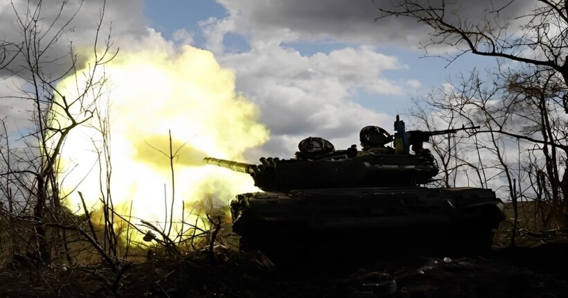 Окупанти готують штурм Сіверська з технікою - 11 АК