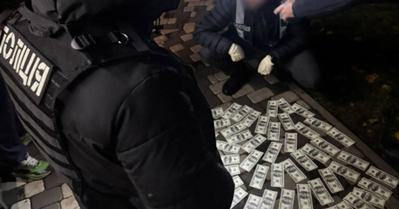 Поліція викрила переправників 