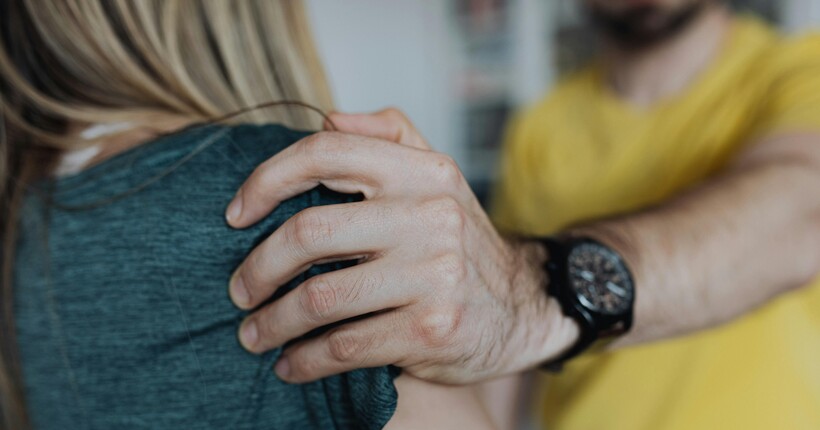 Ознаки емоційно недоступної людини: як зрозуміти, що нормальних стосунків не буде